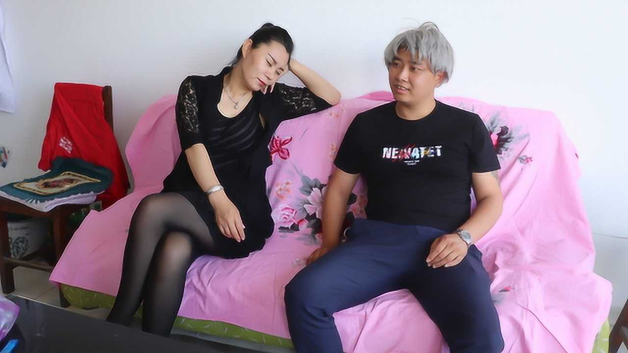 兒媳婦喝醉酒把公公當成丈夫,公公趁機套兒媳婦的話,太有才了