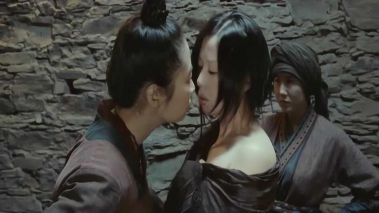 杀生马寡妇衣衫不整的出来全村人指指点点寡妇不守寡