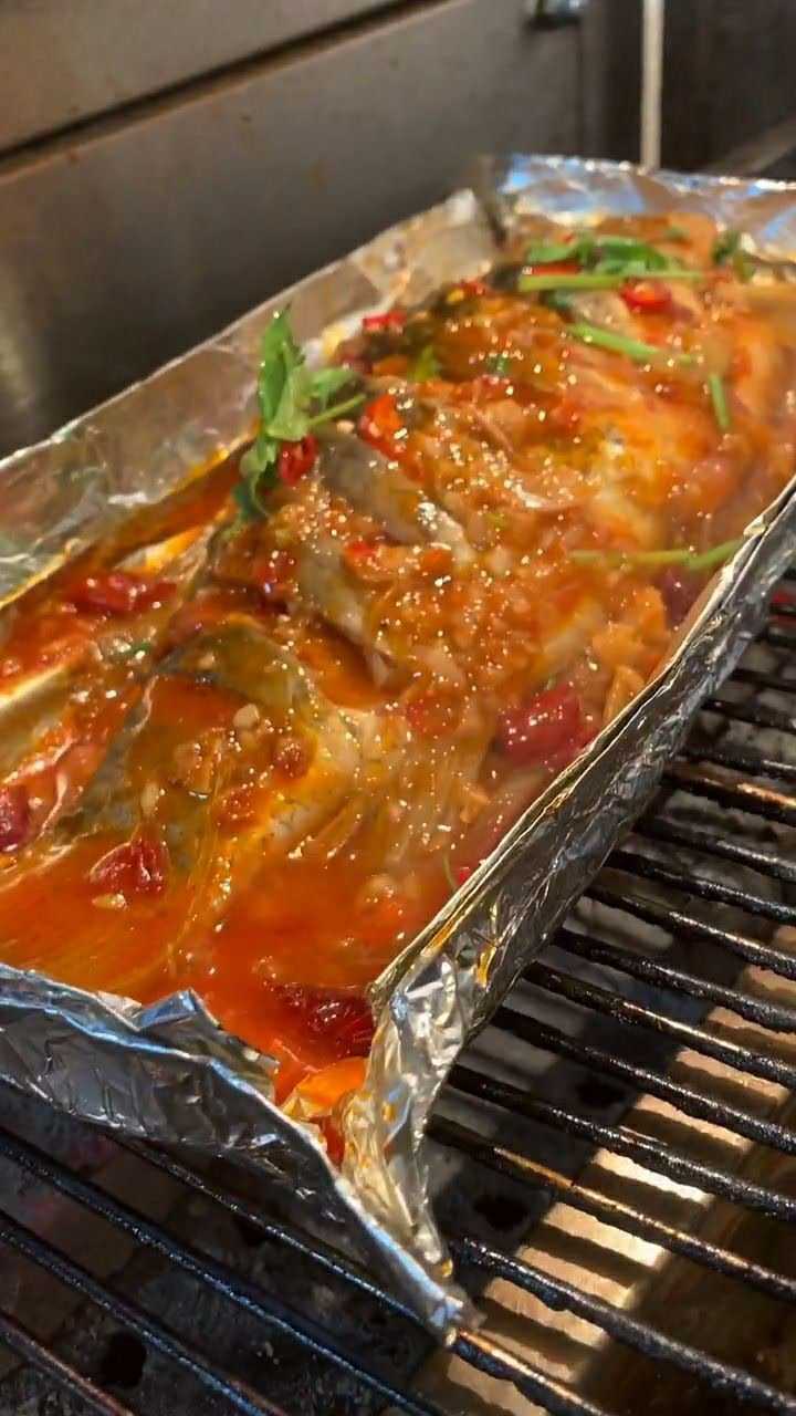 自己在家就可以完成锡纸鱼这样做出来实在是太香了