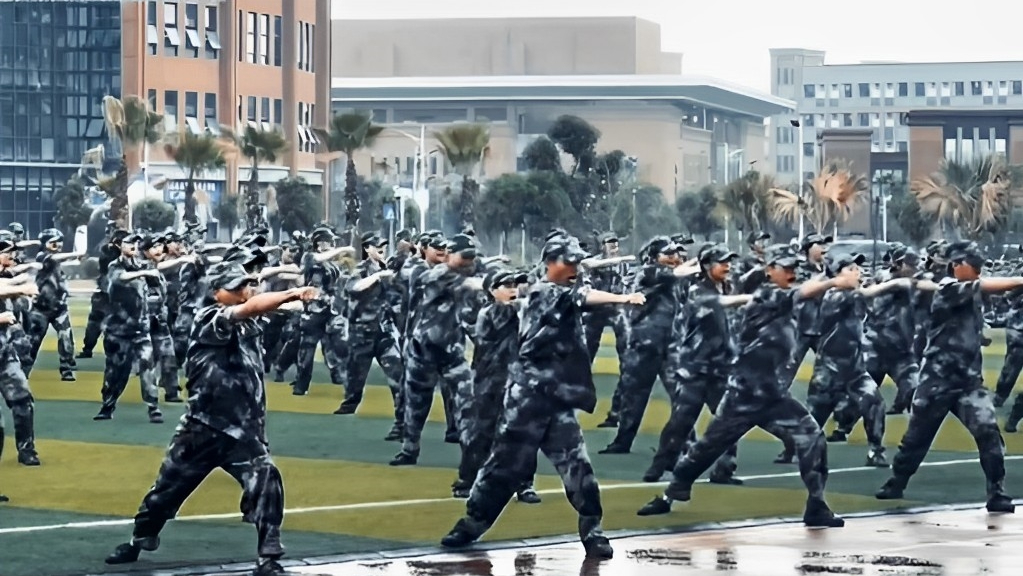 台州职业技术学院军训图片