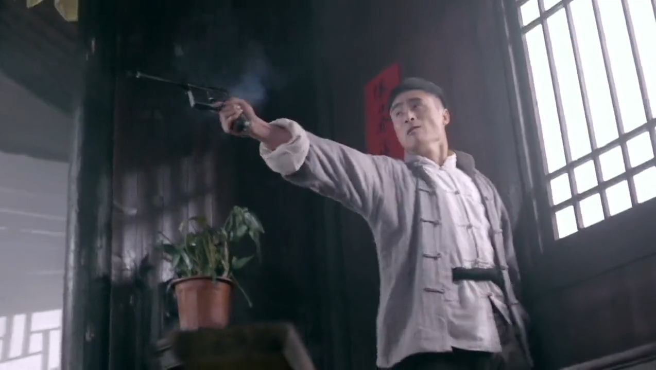 地下党听见接头暗号,以为是同志到了,谁知是鬼子的圈套