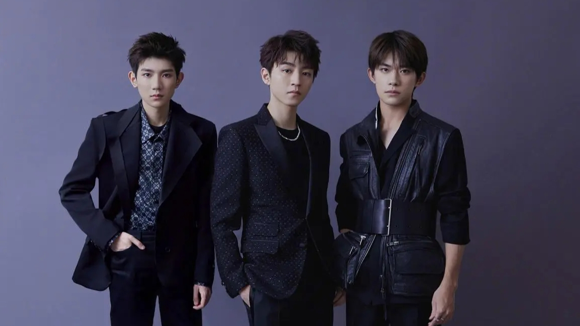 tfboys的十年之约,三小只互晒手写卡片,期待他们的下次同台相聚