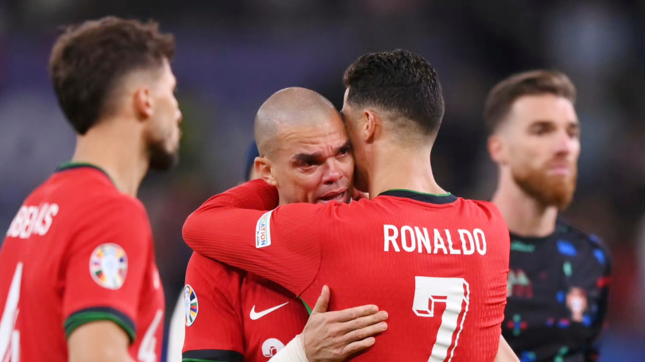 官方:41岁佩佩宣布退役 结束22年职业生涯!