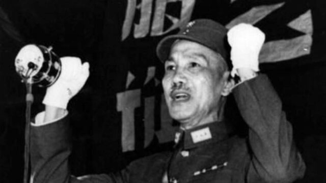 1946年,蒋介石撕毁《双十协定》,内战爆发