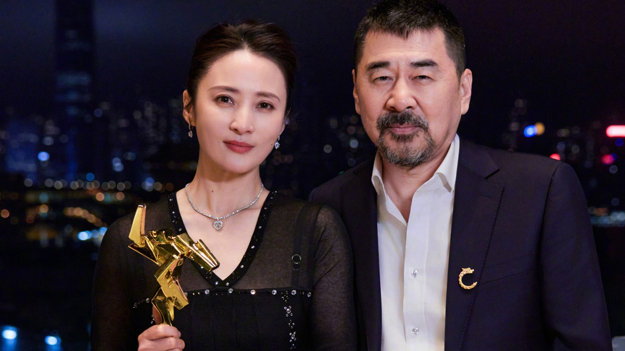 陈建斌路演清唱《梅花三弄》,现场深情表白蒋勤勤,女方害羞秒脸红