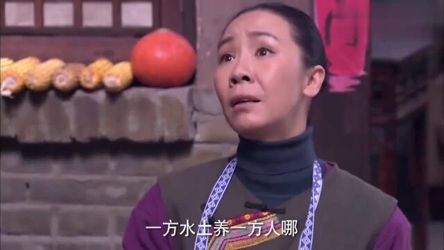 大娘正准备杀鸡,丈夫一声:刀下留鸡,把大娘吓坏了