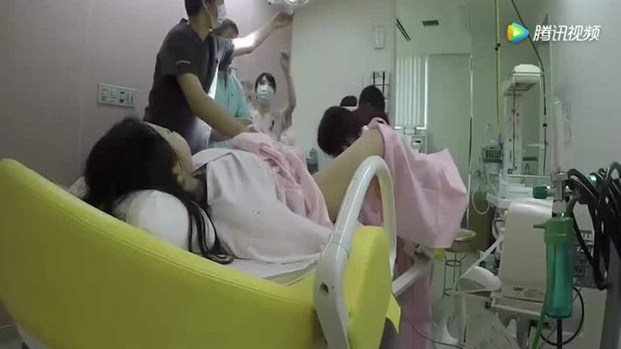 女人顺产生孩子全过程丈夫全程淡定观看