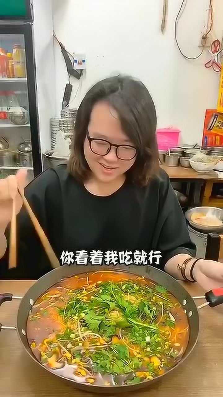 大胃王浪胃仙现在浪老师出门吃饭都开始自带锅子了确实环保