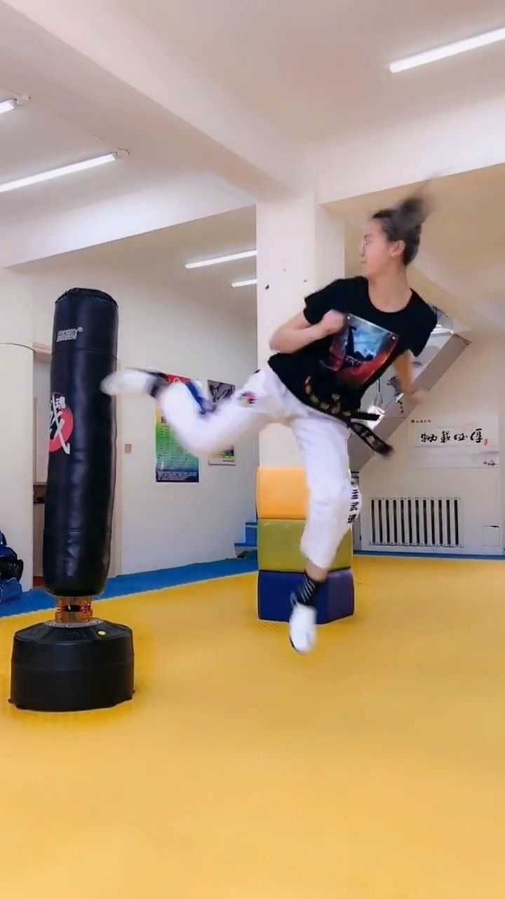 回旋踢教学视频 腾讯网