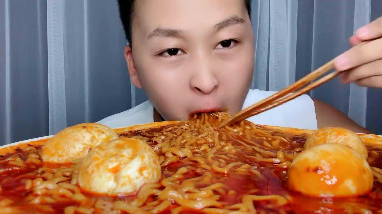 美食吃播:火鸡面_高清