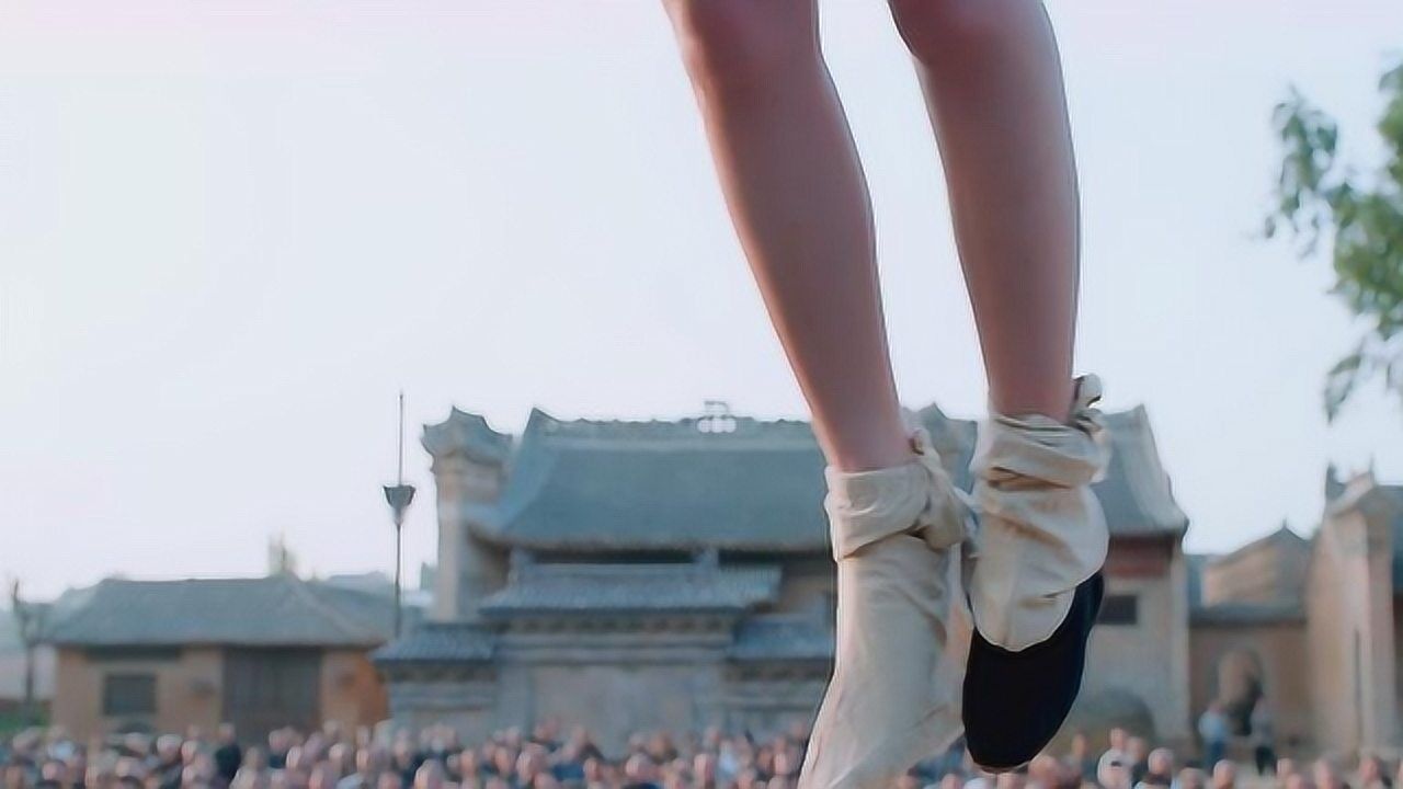 田小娥被吊起来羞辱，扒裤子示众，村民都眼睁睁看着！_高清