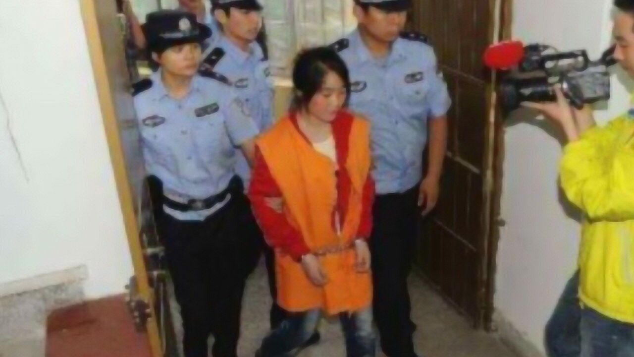 疯狂！31岁女教师“性侵”多名男生，最大的还不满15岁！_腾讯视频