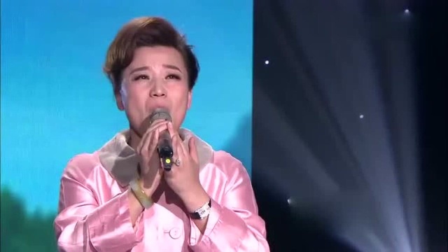 小香玉舞台演唱歌剧《我亲爱的爸爸》全场观众听得如痴如醉!