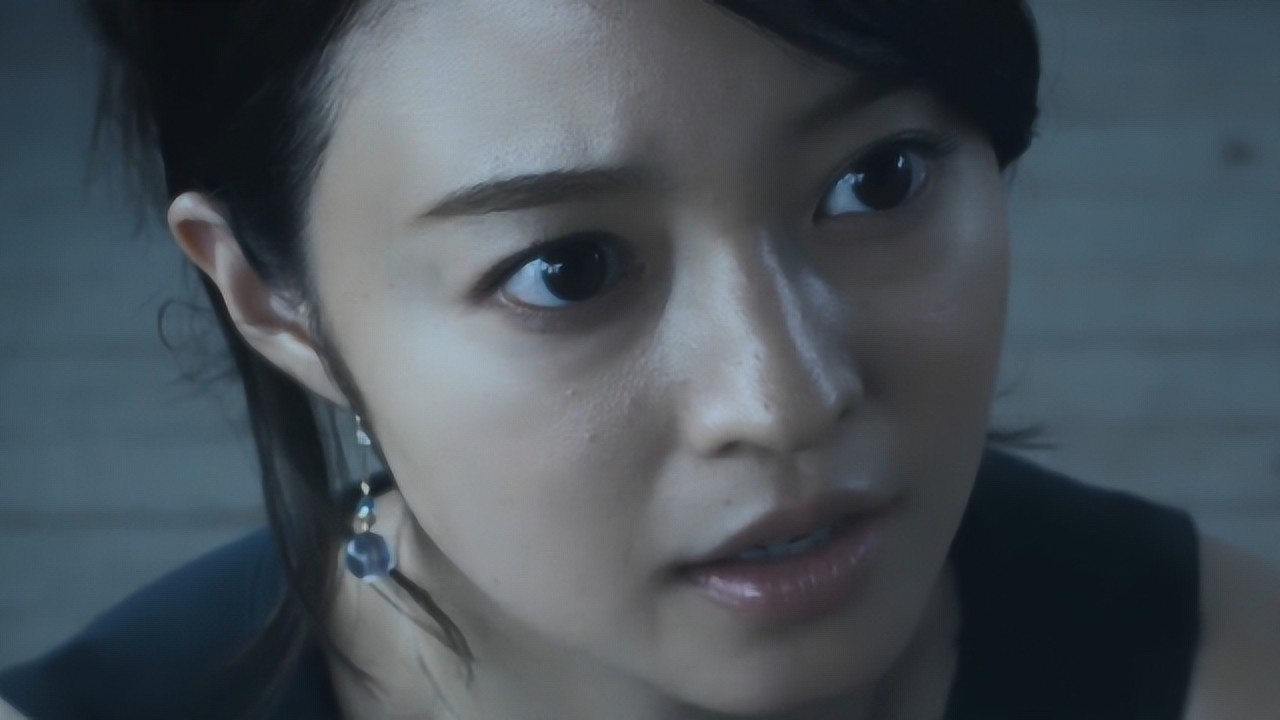 捷德奥特曼石刈亚璃依欲把案件的真相写成书