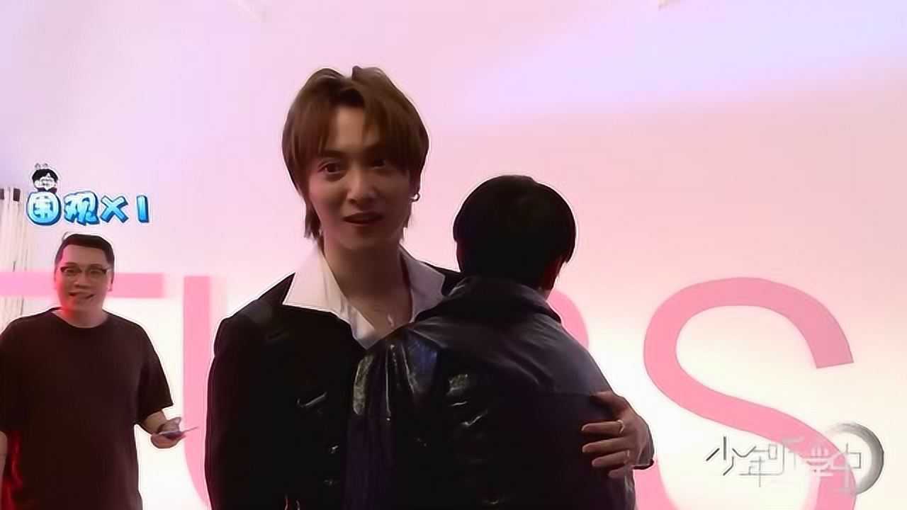 郑繁星因工作不能去偶像周杰伦的演唱会，抱着于斌委屈的样子太好笑了_高清1080P在线观看平台_腾讯视频