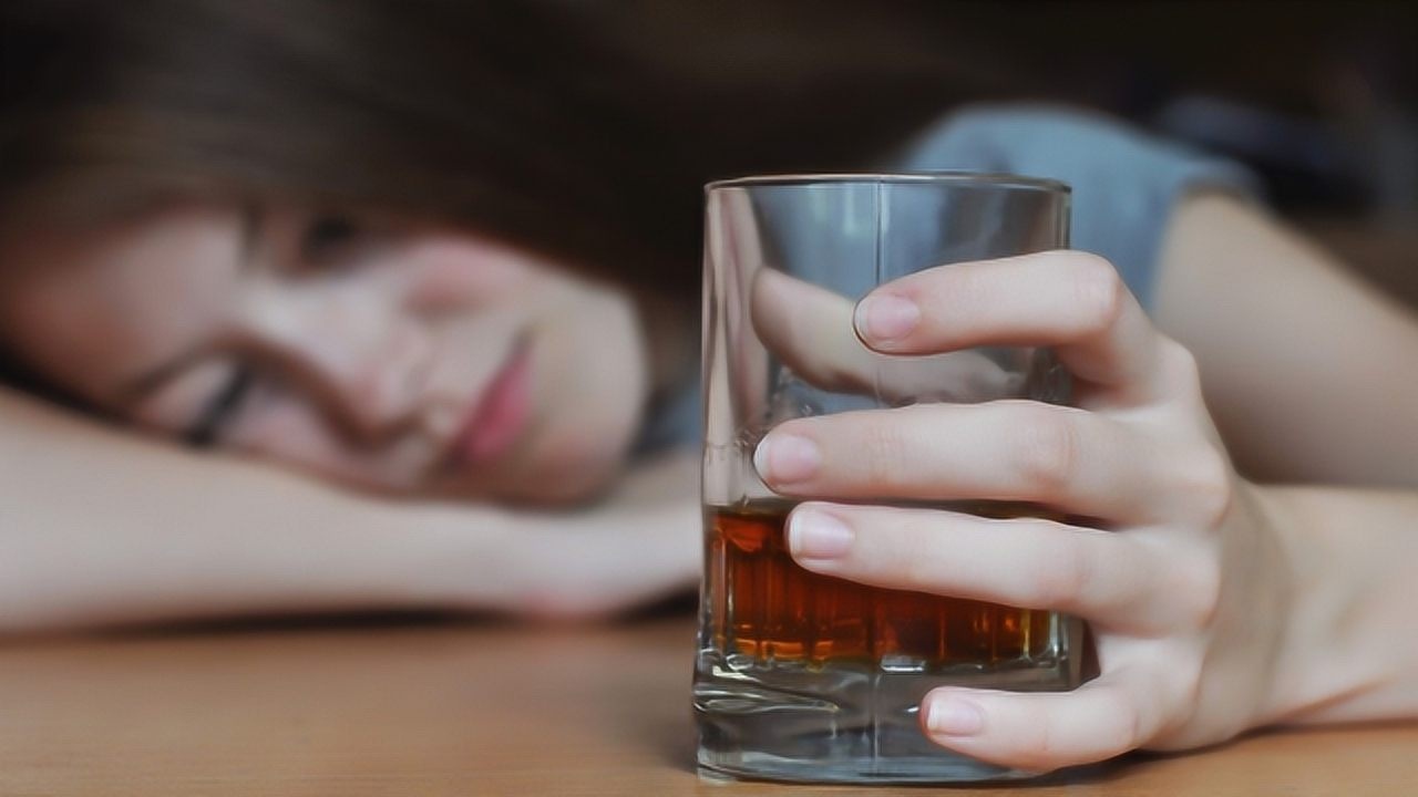 醉酒后总是难受无力,怎么办?这3种食物或能助你一臂之力