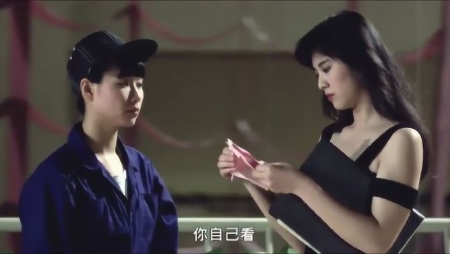 经典电影：王祖贤穿短裙，凸显完美身材，哪个女人看了不自卑？