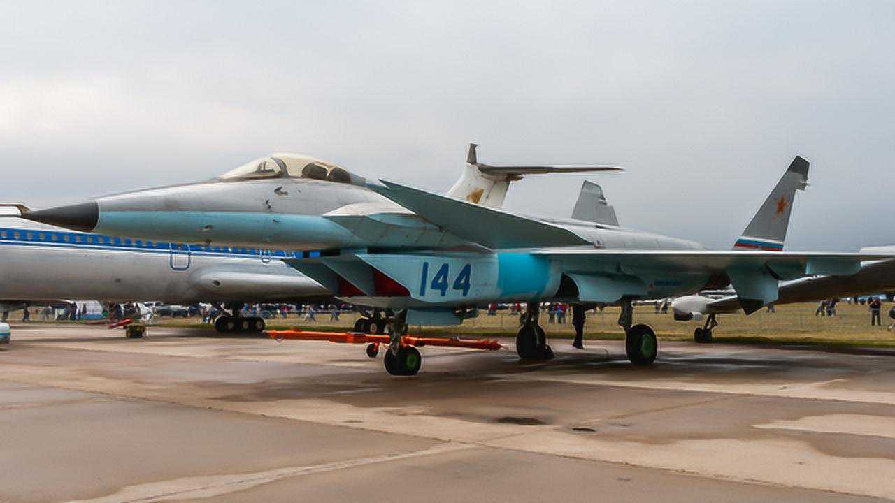 曾称歼-20抄袭,俄罗斯米格1.44战斗机,陨落的美机杀手