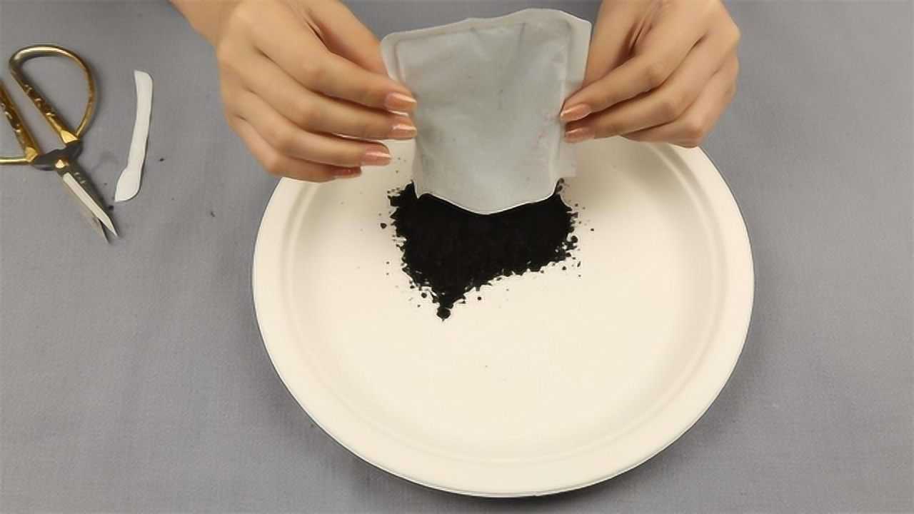 暖宝宝用完先别扔,剪开后里面"宝贝"作用大,男女人见了都喜欢