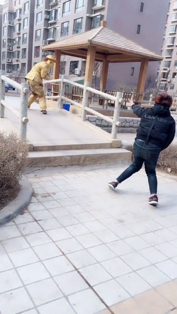 掐小姐姐大腿那一下，下手好像有点重了，说让我掐红了_高清1080P在线观看平台_腾讯视频