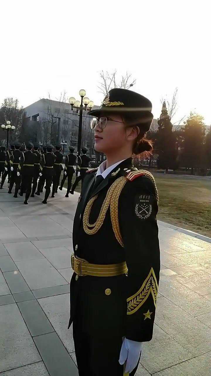 清华大学女仪仗队!