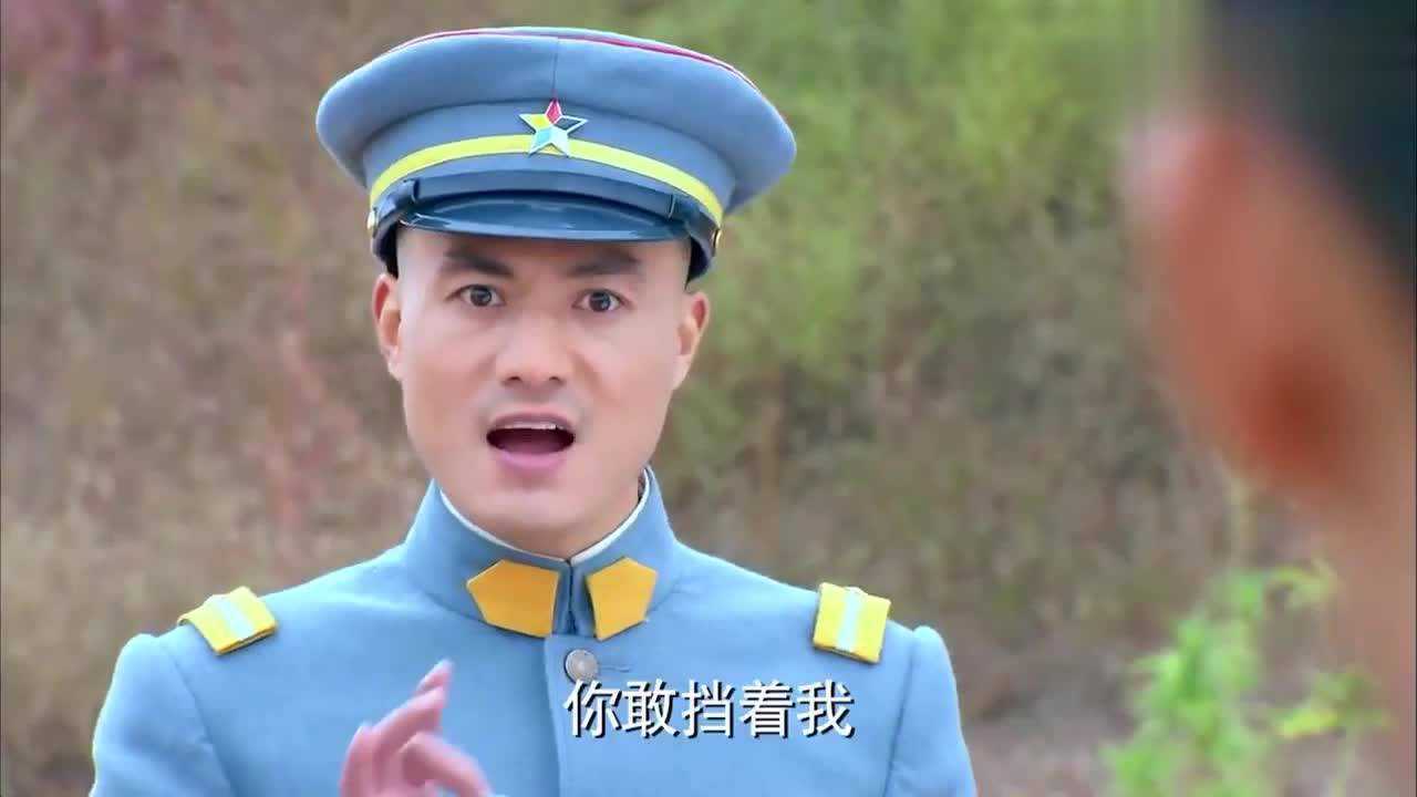 胭脂霸王雷儿被官兵追的无路可逃哑狼突然现身霸气击退敌人