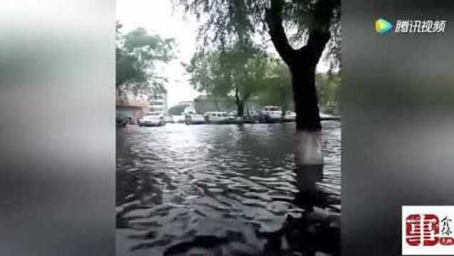 介休突降大雨!街道积水严重