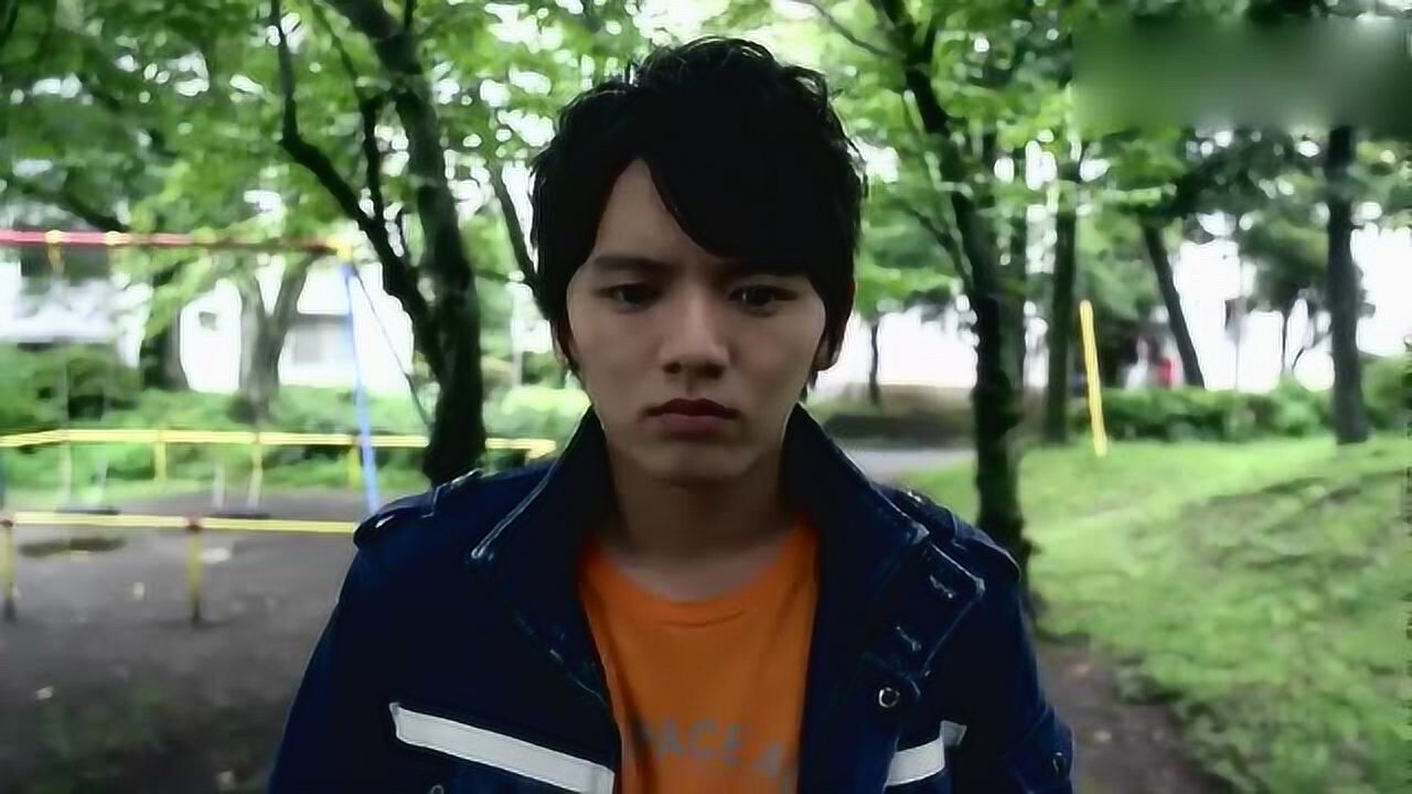 捷德奥特曼小陆日复一日战斗身心俱疲还得遭受地球人指责