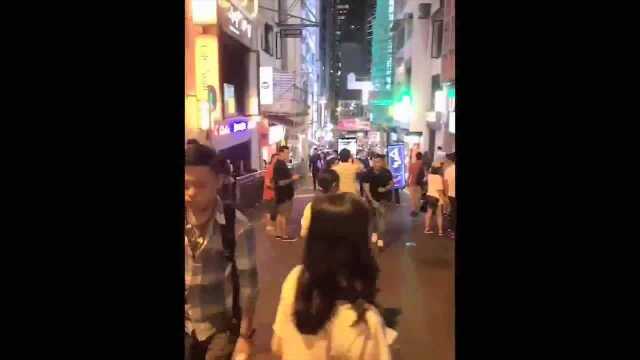 实拍香港街头美女如云,这夜景太诱人了