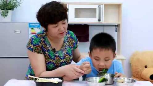 视力残疾儿童家庭康复训练4-学习吃饭