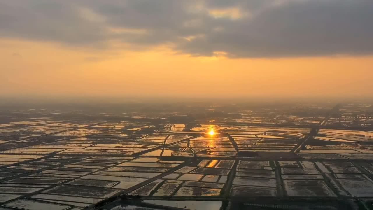 航拍江汉平原美丽的日落