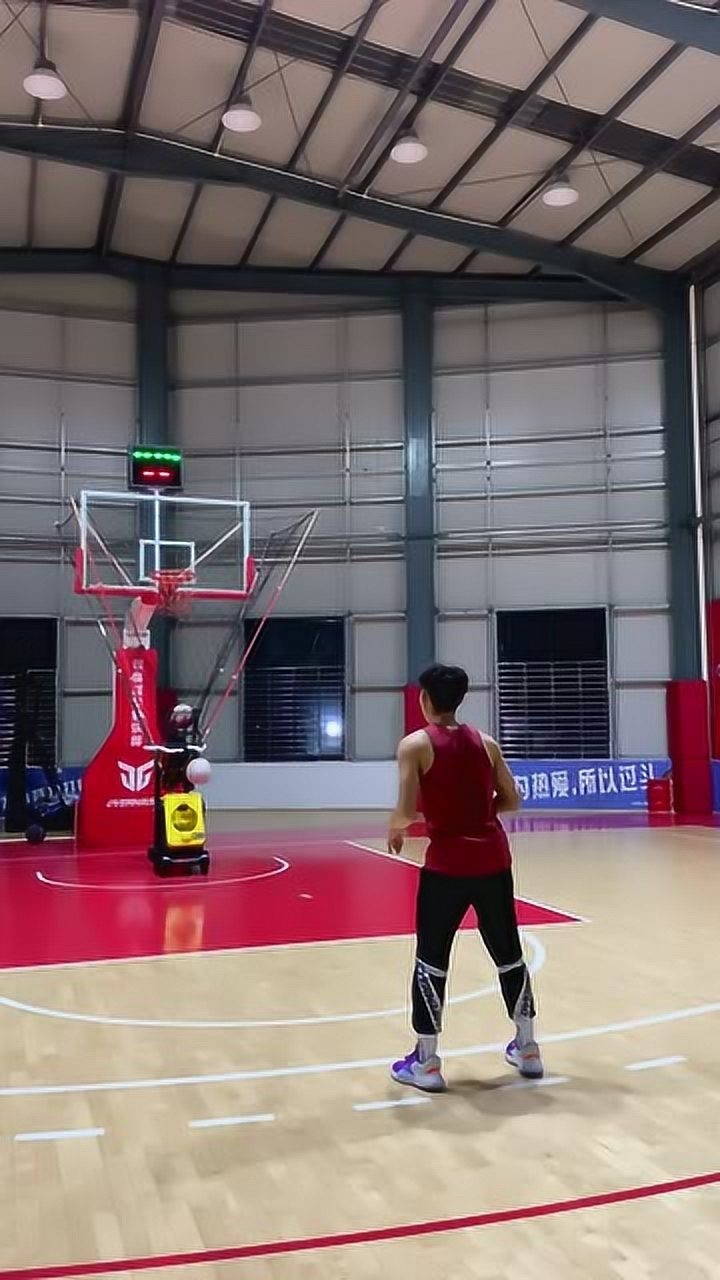 军哥的旋转投篮训练
