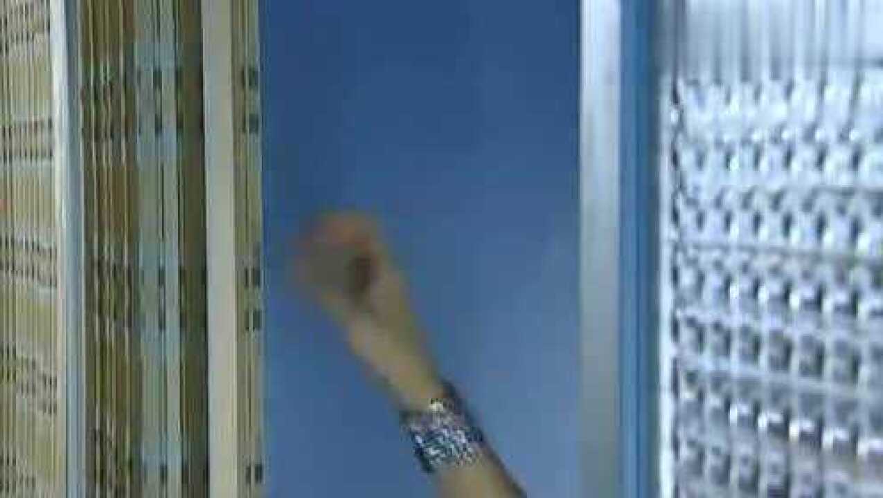 美女被换衣服，被人放迷药迷晕，惨了_高清