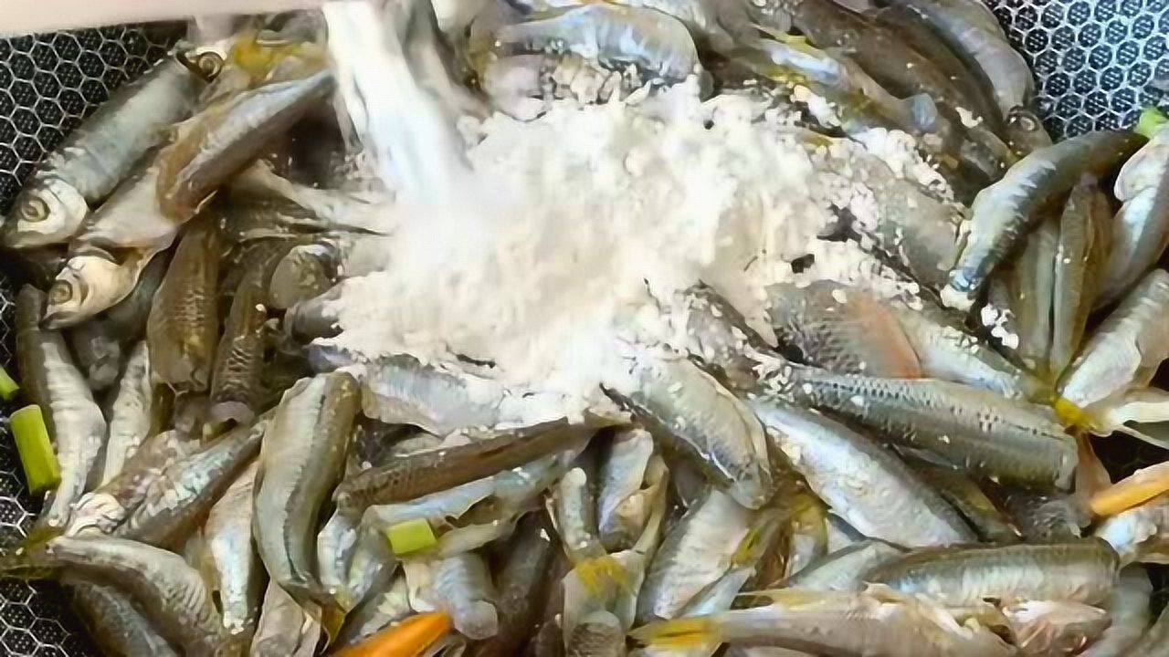 小凌河鱼太好吃了制作太简单了全家人一人能出好几碗呢尤其是孩子