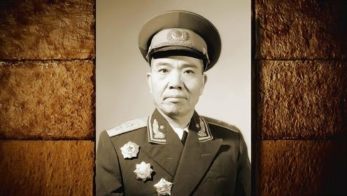 “绝命后卫师”唯一幸存者，从悬崖上跳下未死，后成开国中将！