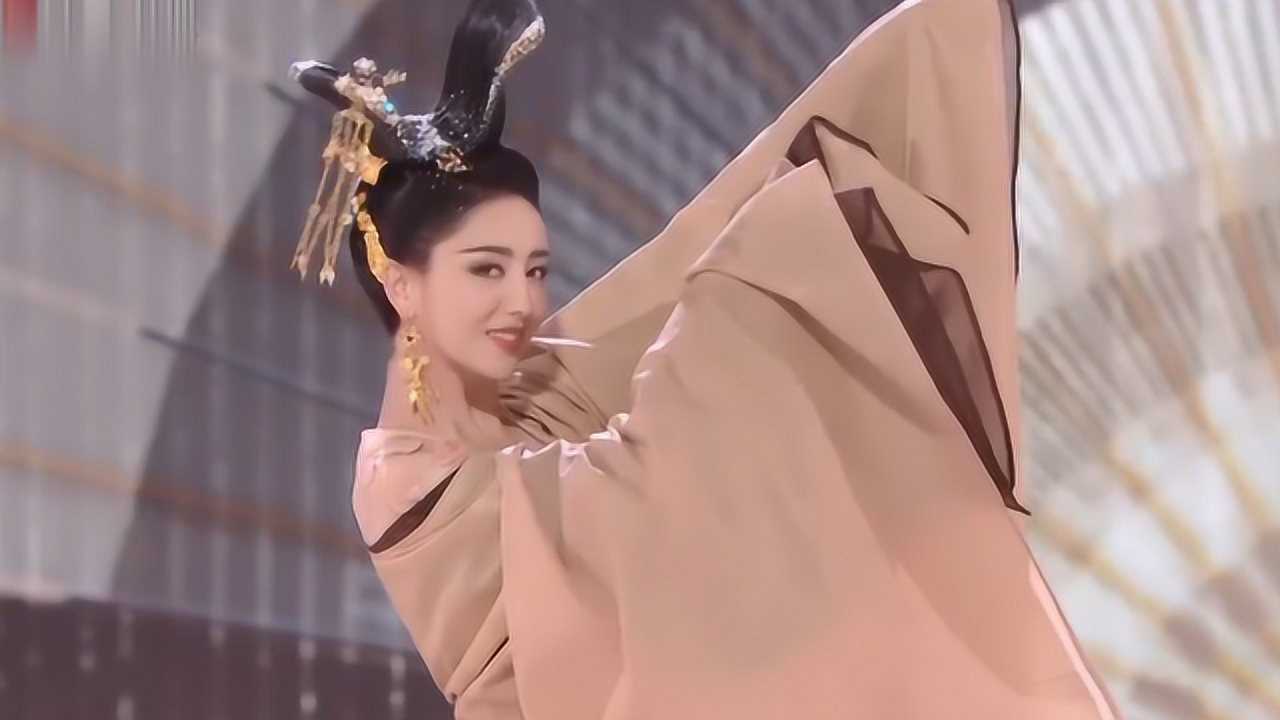 佟丽娅618晚会表演芒种流衣宽袖舞出古典风韵美如画中人