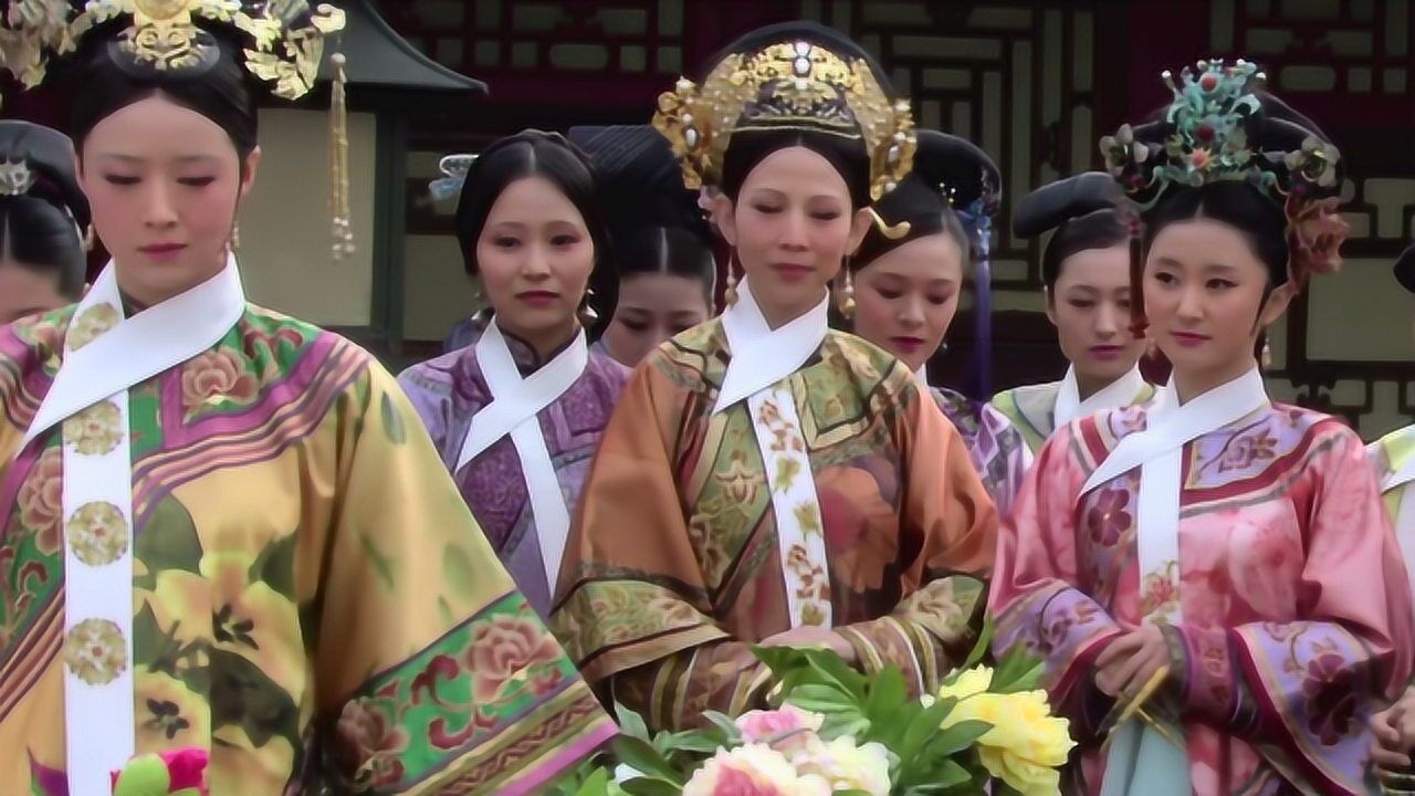清朝宫女脖子上为啥挂着一条白绢不是为了保暖是为了方便皇帝