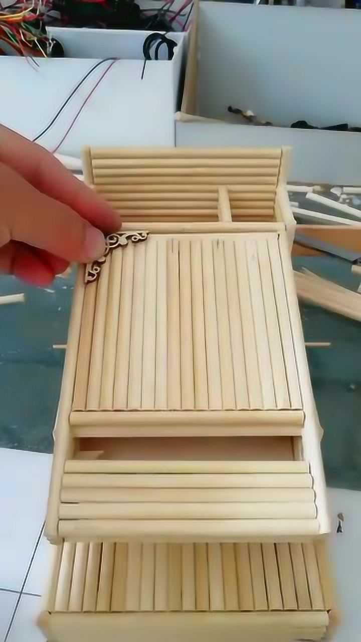 手工制作自动弹烟盒看到成品的那一幕我都快惊呆了