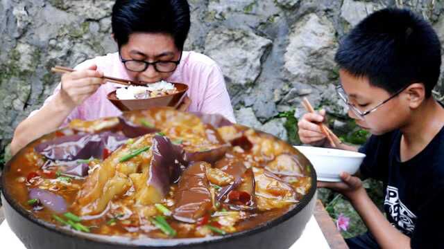 九九做蒜香紫茄子,巨无霸茄子做出糍粑的感觉,入口即化太美味了