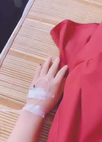 女孩子一个人只有输液时,一定要穿裙子,连续输几天液就明白了!