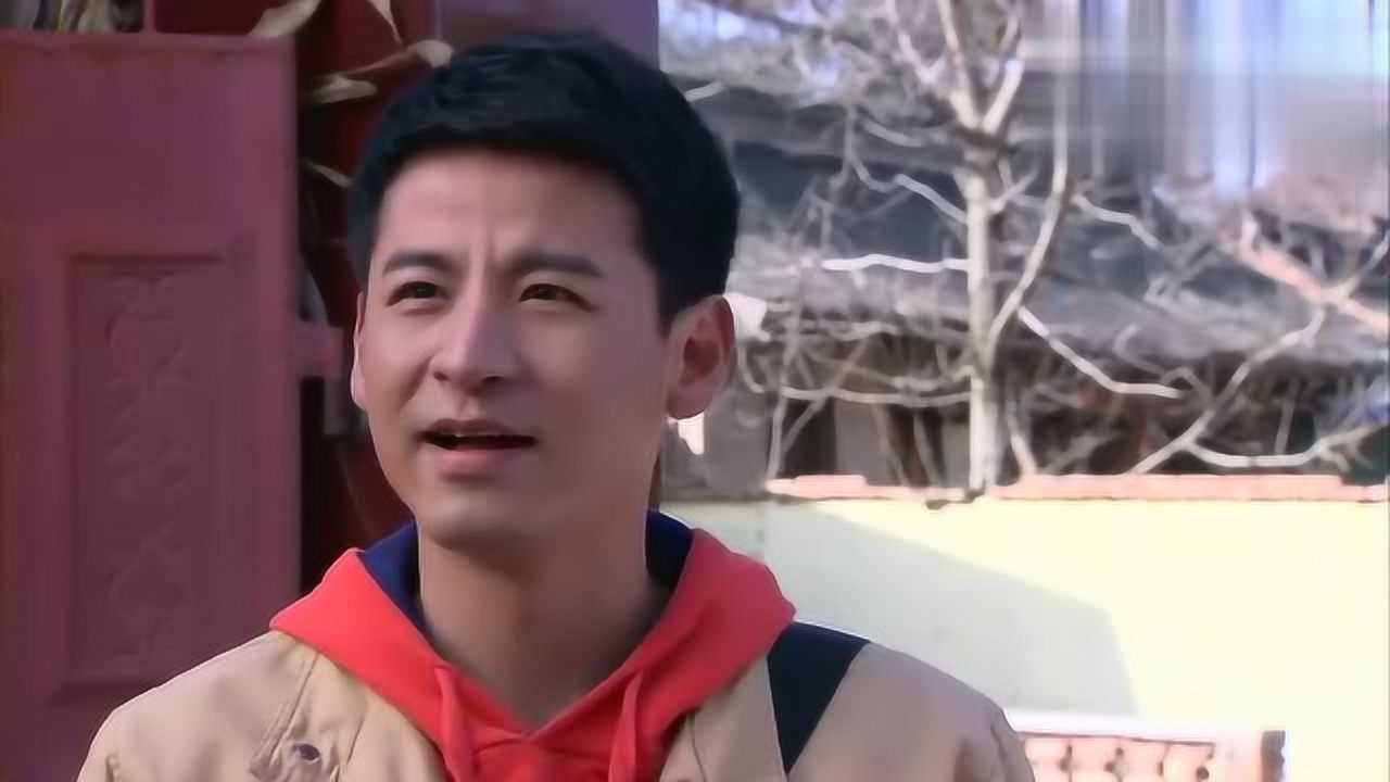 苦乐村官万喜成功的把羊分完高兴得跟杏花分享这日子好过了