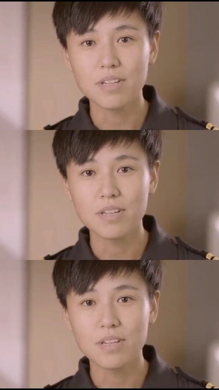 宋寅电影紧急救援辛芷蕾饰演的女机长的原型飒爽英姿不让须眉我说一句