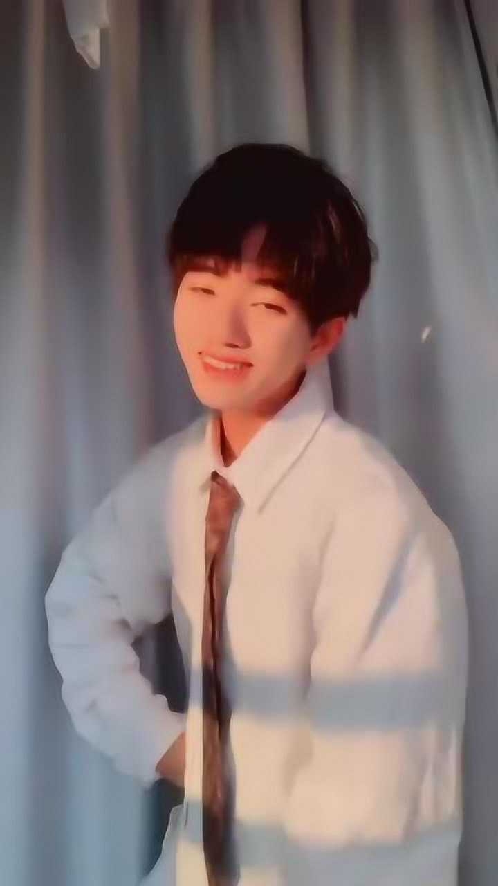 这是网红yuki雪雪的男朋友黄锐铨是时候展现个人魅力的时候了