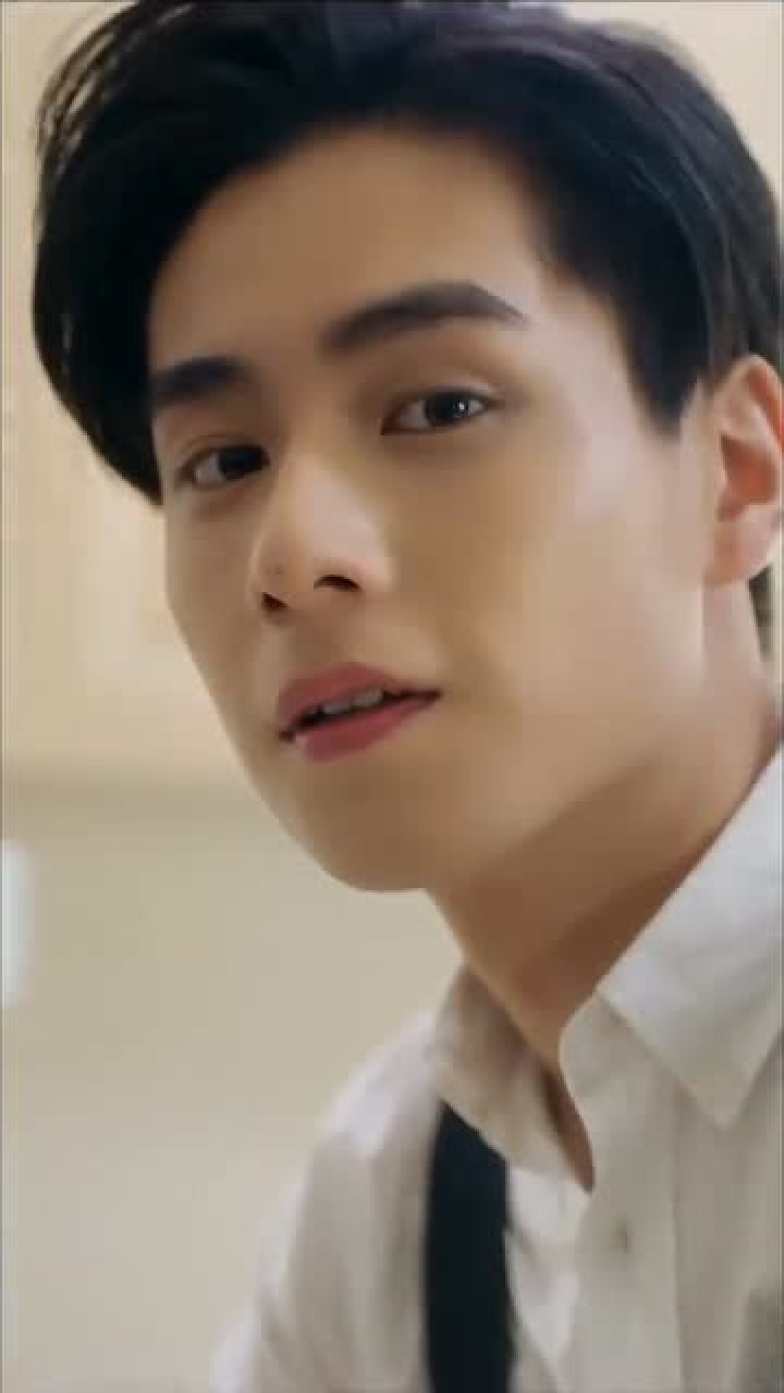 美色误人啊胡一天鼻尖的痣真是太好看了