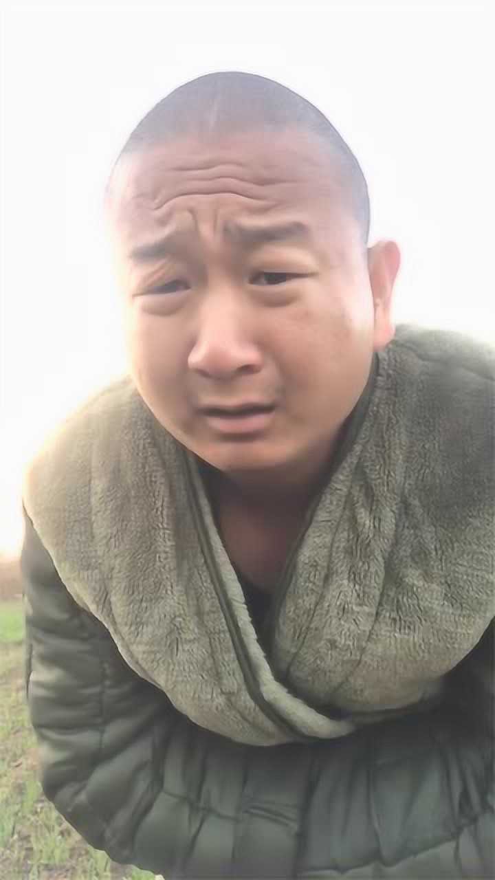 黑猫警长giao哥抬头纹同框视频,网友貂绒大衣真好看