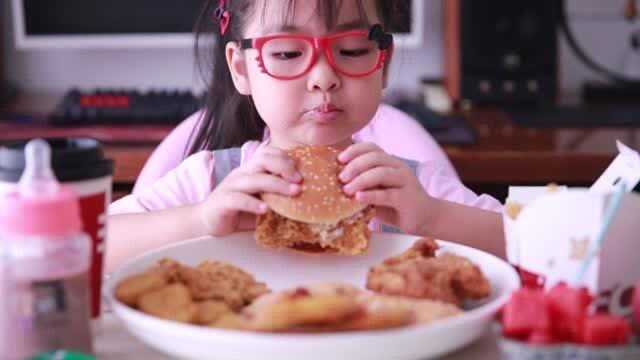 炸鸡汉堡,KFC肯德基炸鸡汉堡管够,太爽了,美食家收藏系列!