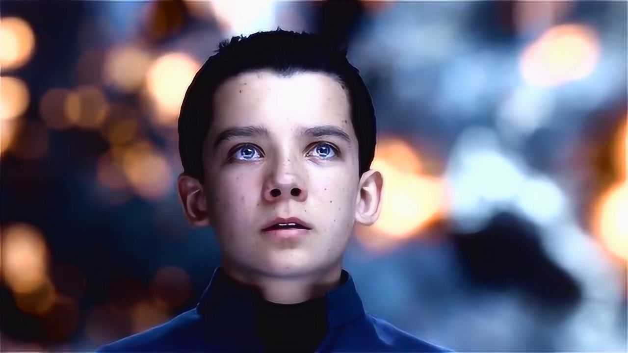 安德的游戏人类和虫族大战满屏幕的飞船