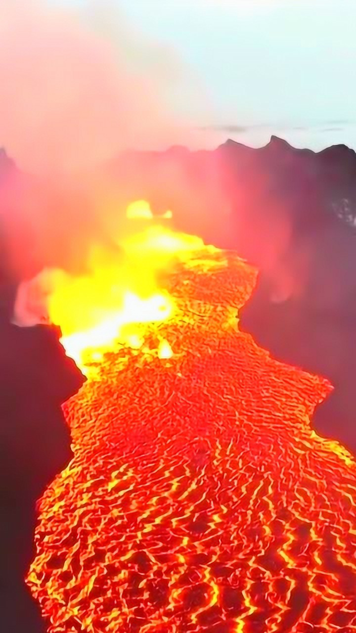火山里喷出的岩浆温度很高,人一进去就尸骨无存了