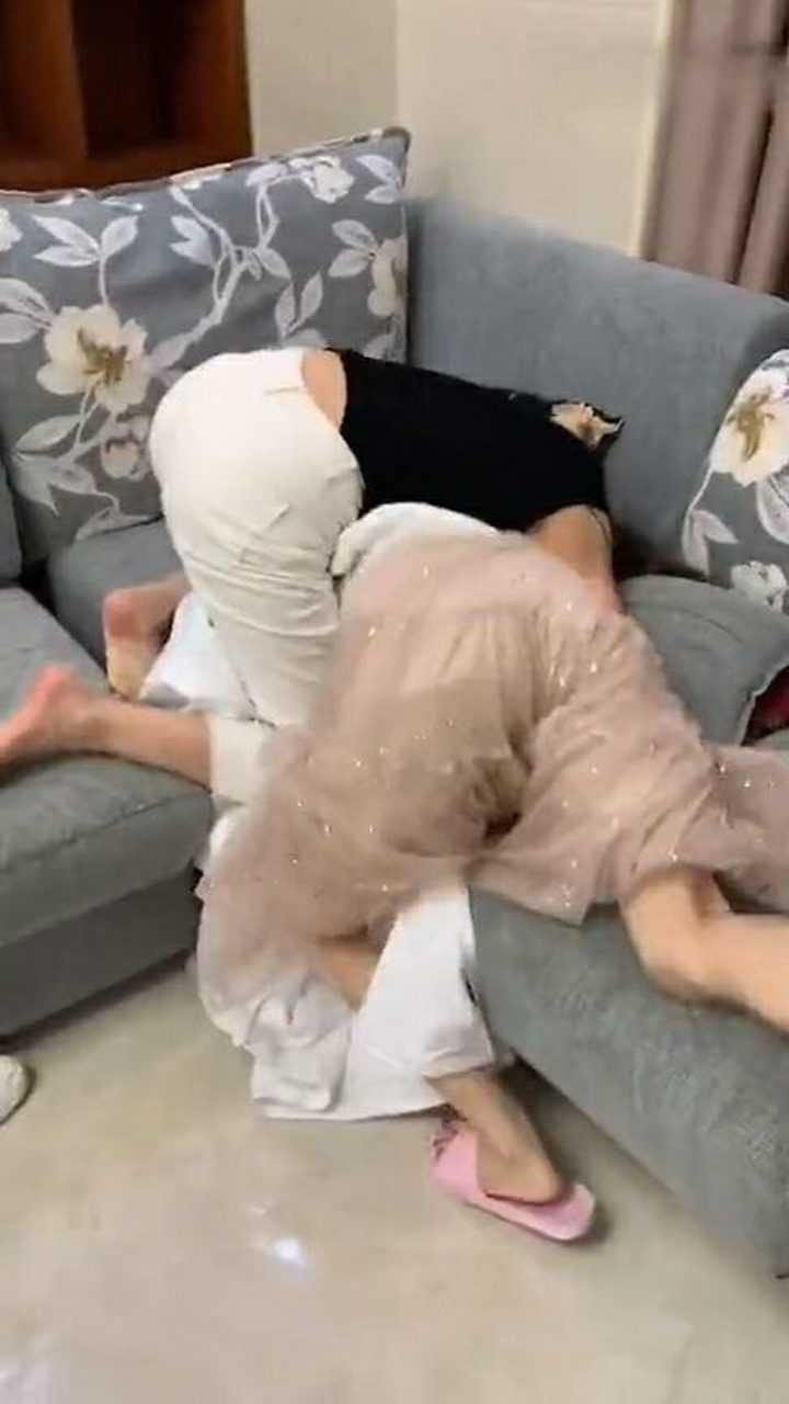 两个女人打架,场面太精彩!