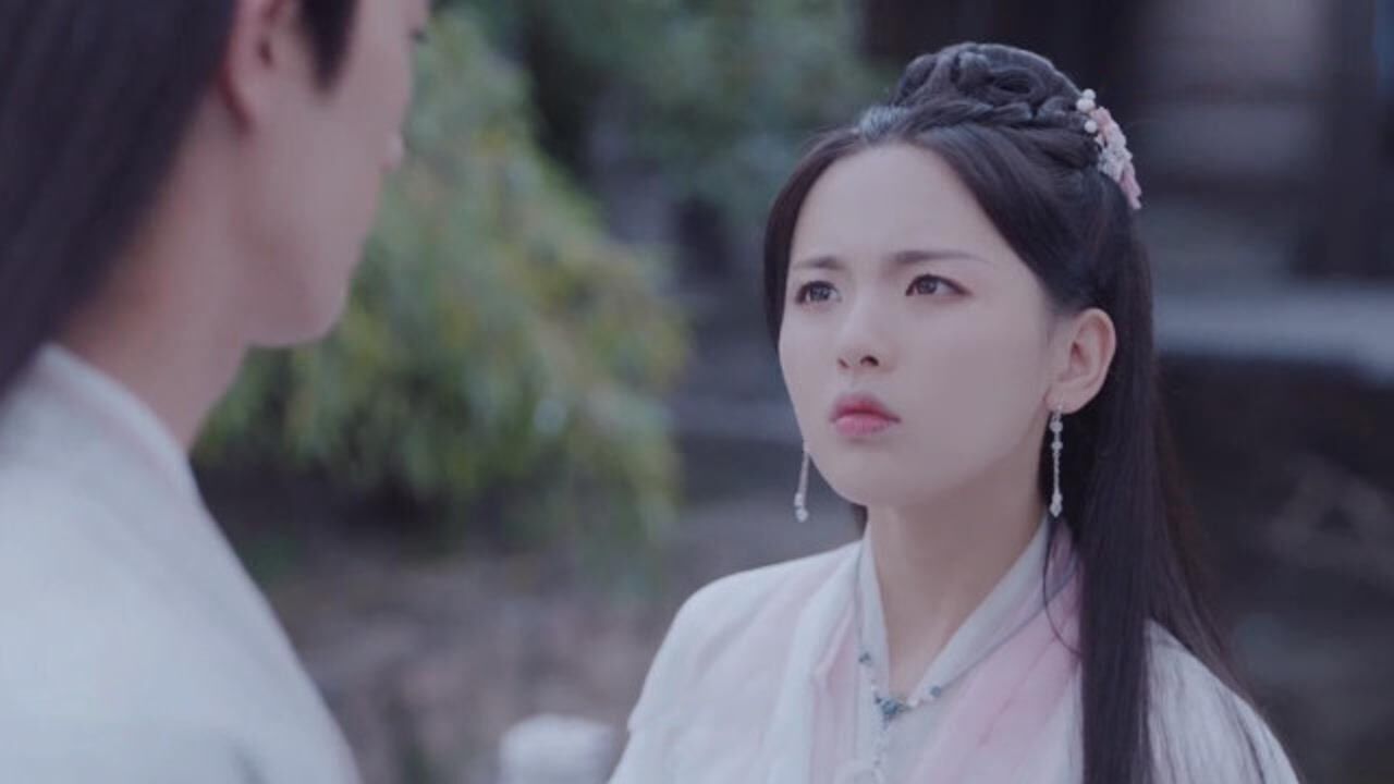 且听凤鸣凤舞提意另寻住处君临渊却赖着不走了